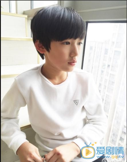 宋亚轩白衣少年写真 宋亚轩高清写真_宋亚轩高清剧照