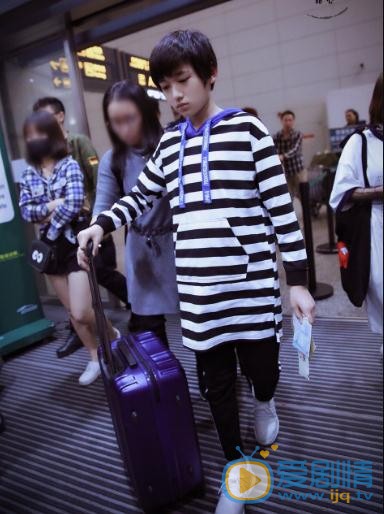 宋亚轩机场照写真 宋亚轩高清写真_宋亚轩高清剧照