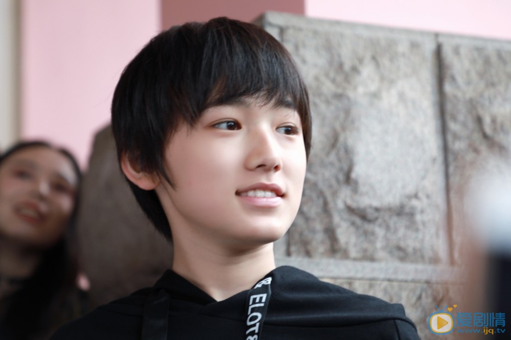 宋亚轩校园写真 宋亚轩高清写真_宋亚轩高清剧照