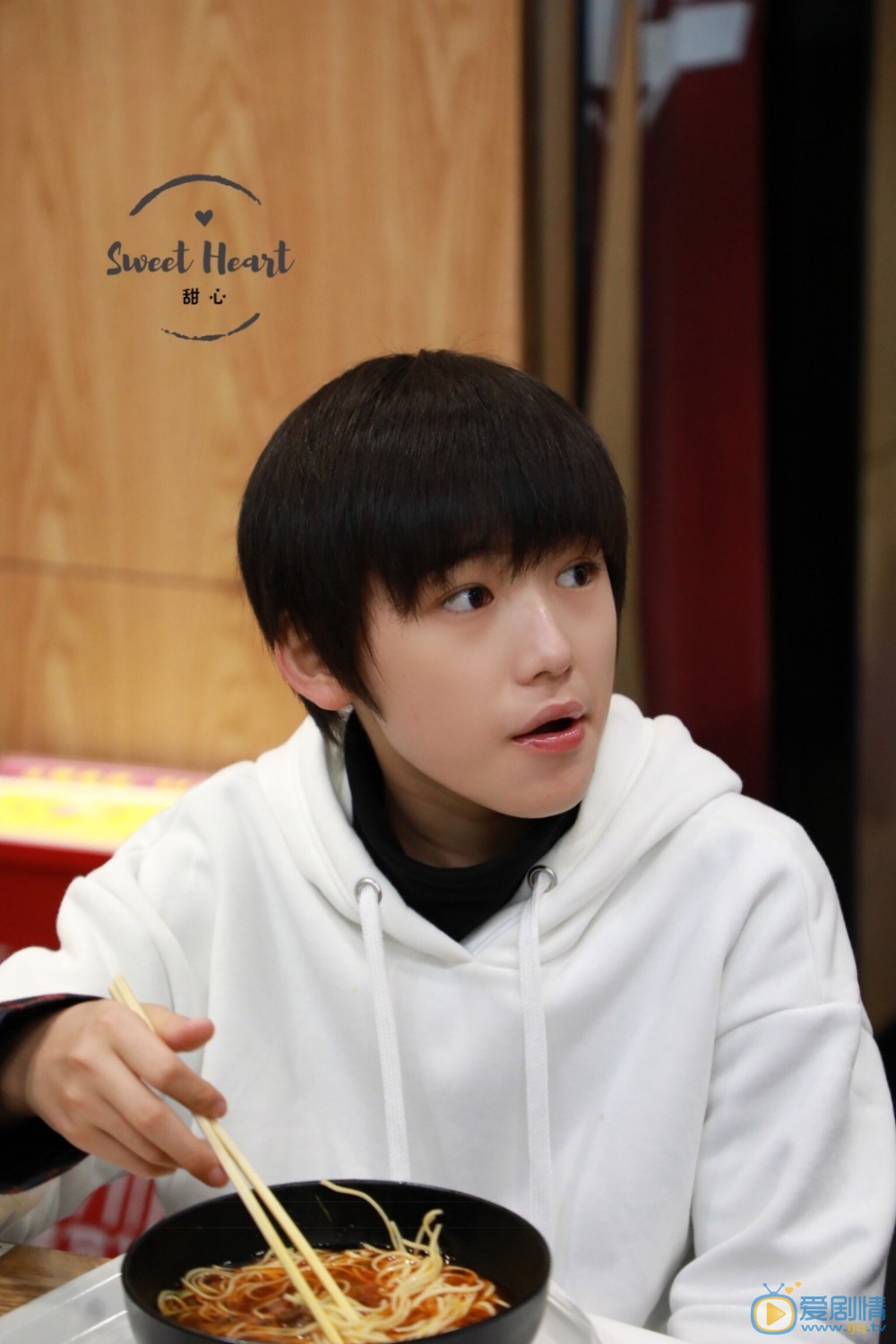 宋亚轩校园写真 宋亚轩高清写真_宋亚轩高清剧照