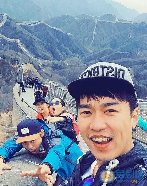 杨旸与人合照 杨旸高清写真_杨旸高清剧照
