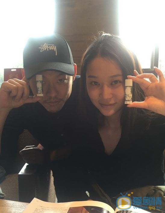 杨旸与人合照 杨旸高清写真_杨旸高清剧照