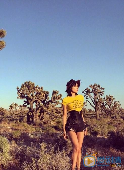 张蓝心性感街拍 张蓝心高清写真_张蓝心高清剧照