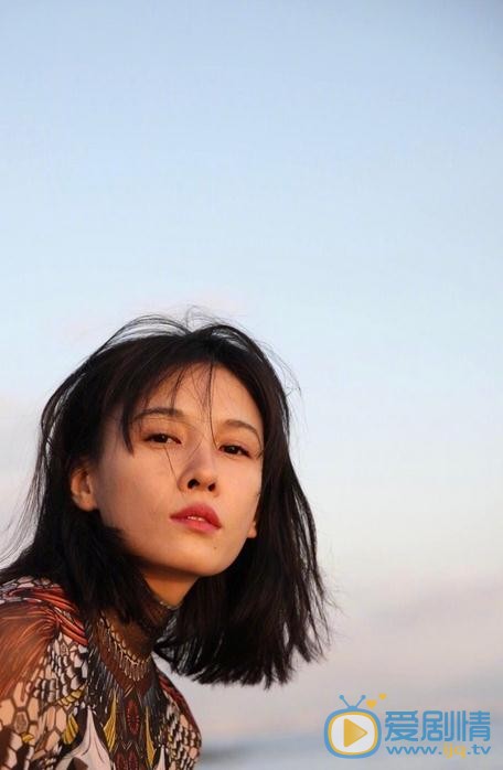 张蓝心性感街拍 张蓝心高清写真_张蓝心高清剧照