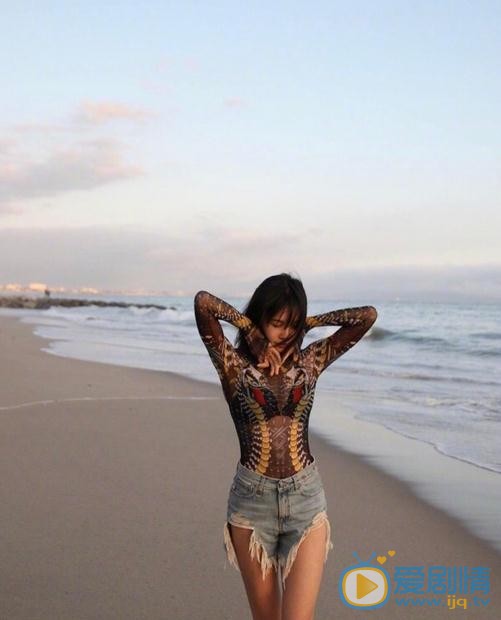 张蓝心性感街拍 张蓝心高清写真_张蓝心高清剧照