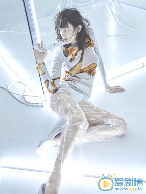张蓝心时尚杂志 张蓝心高清写真_张蓝心高清剧照