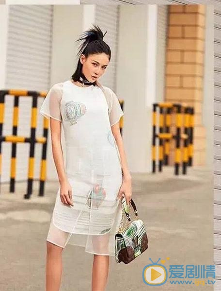 张蓝心时尚杂志 张蓝心高清写真_张蓝心高清剧照