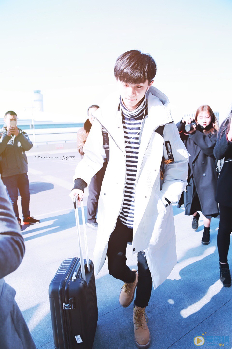 敖子逸校园写真 敖子逸高清写真_敖子逸高清剧照