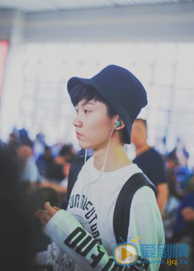 马嘉祺白衣少年写真 马嘉祺高清写真_马嘉祺高清剧照