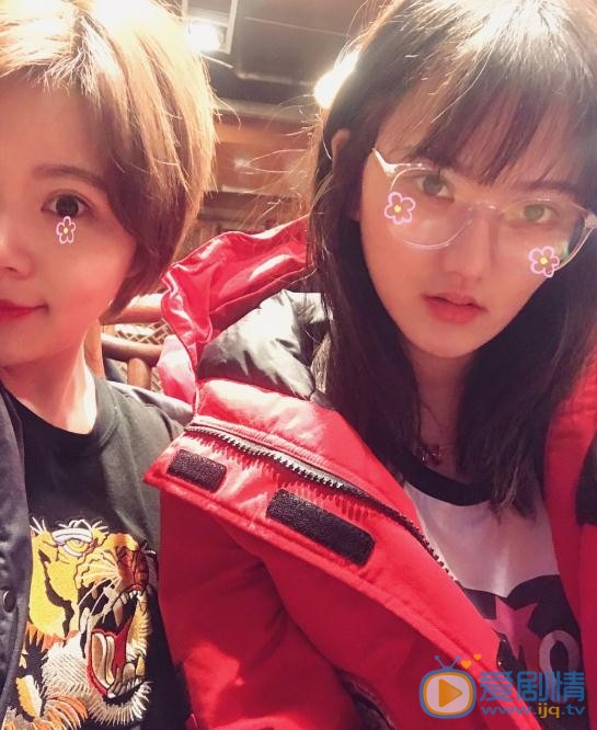 詹思羽与人合照 詹思羽高清写真_詹思羽高清剧照