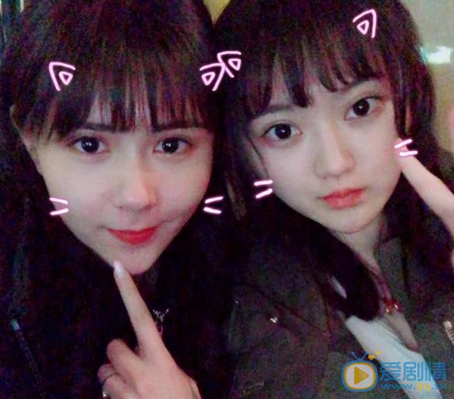 詹思羽与人合照 詹思羽高清写真_詹思羽高清剧照