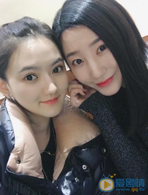 詹思羽与人合照 詹思羽高清写真_詹思羽高清剧照