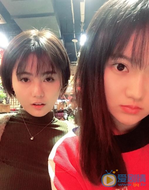 詹思羽与人合照 詹思羽高清写真_詹思羽高清剧照