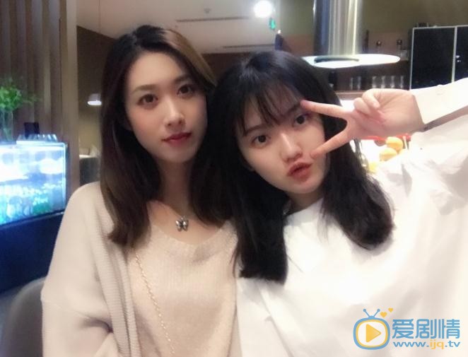 詹思羽与人合照 詹思羽高清写真_詹思羽高清剧照