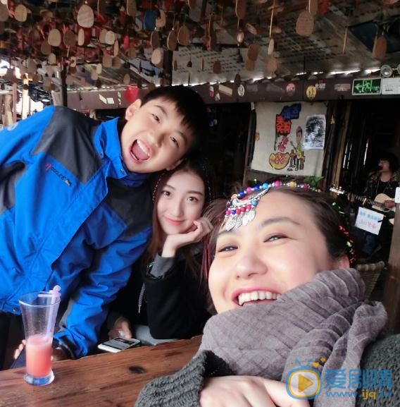 赵儒嫣与人合照 赵儒嫣高清写真_赵儒嫣高清剧照