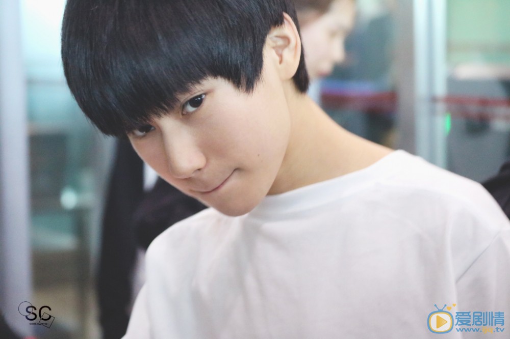 张真源白衣少年写真 张真源高清写真_张真源高清剧照