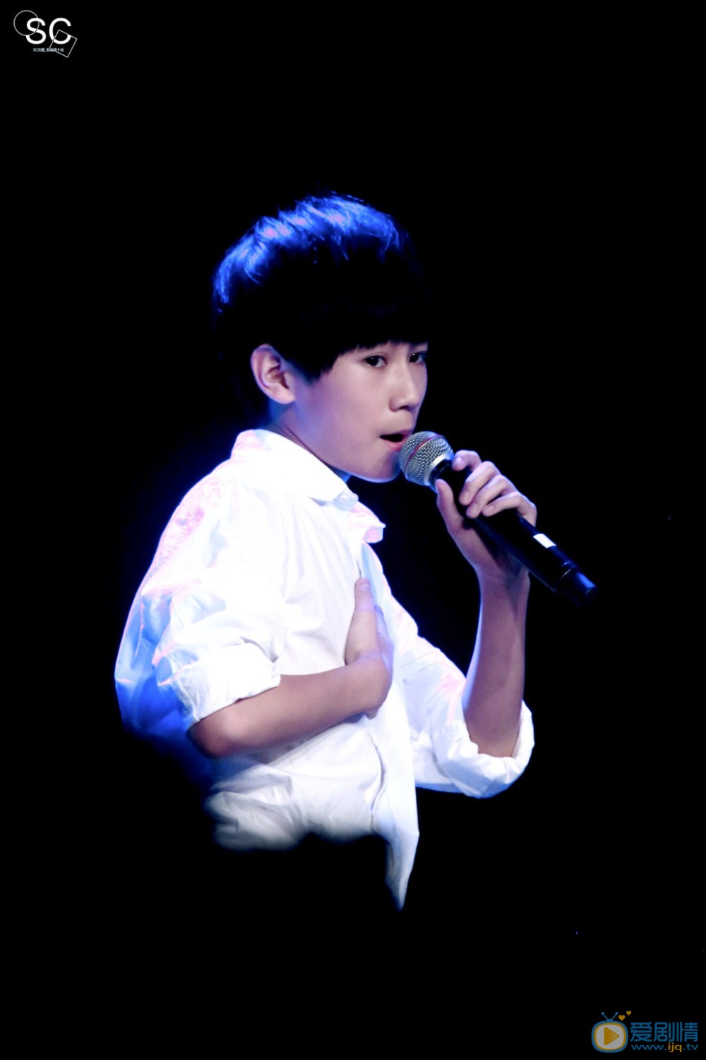 张真源白衣少年写真 张真源高清写真_张真源高清剧照