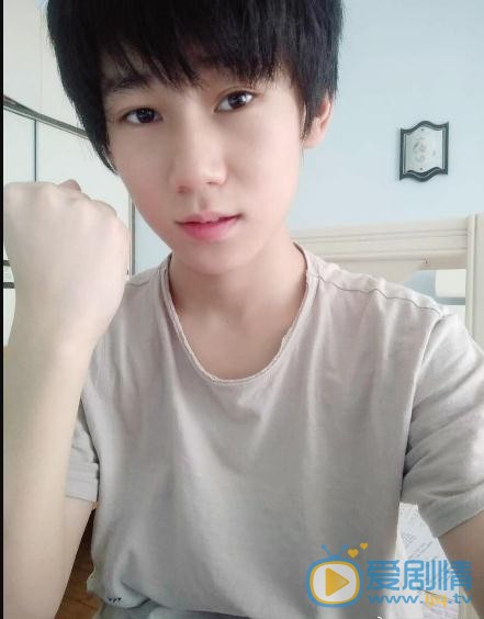 张真源白衣少年写真 张真源高清写真_张真源高清剧照