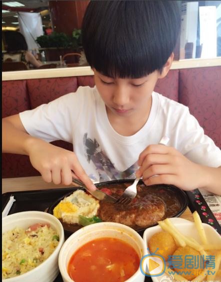 张真源生活照写真 张真源高清写真_张真源高清剧照