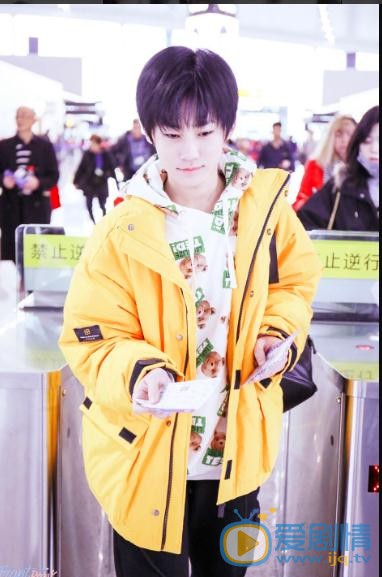张真源街拍写真 张真源高清写真_张真源高清剧照