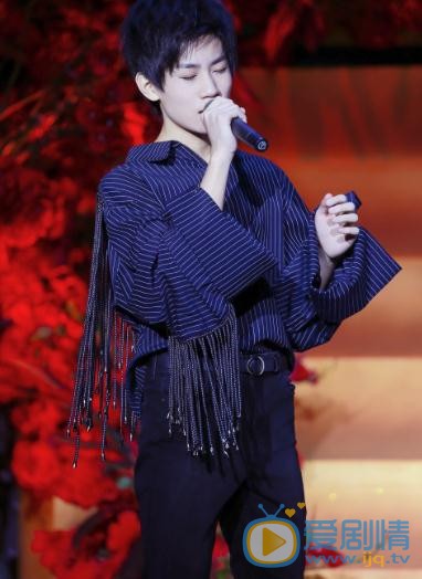 张真源演唱会写真 张真源高清写真_张真源高清剧照