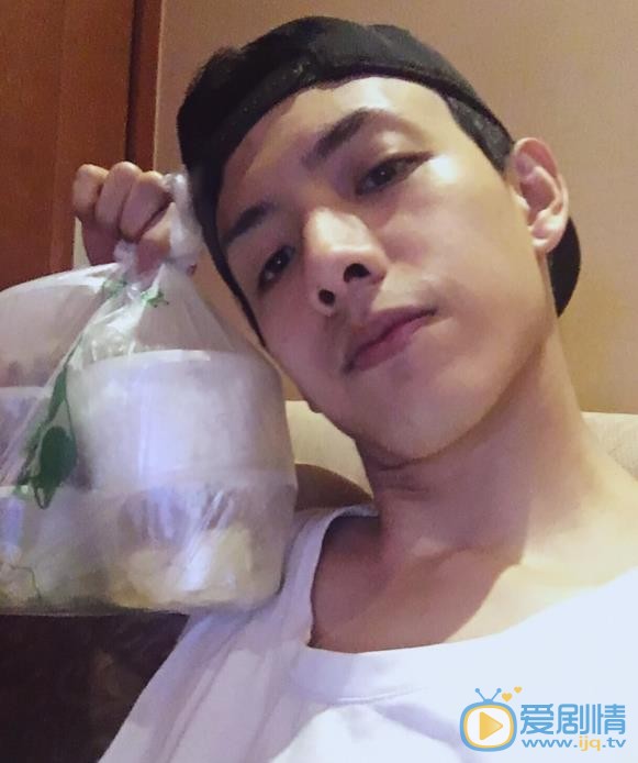 刘名凯生活照 刘名凯高清写真_刘名凯高清剧照