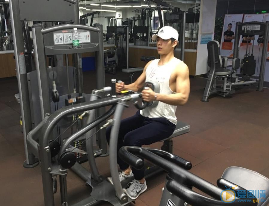 刘名凯健身运动照 刘名凯高清写真_刘名凯高清剧照