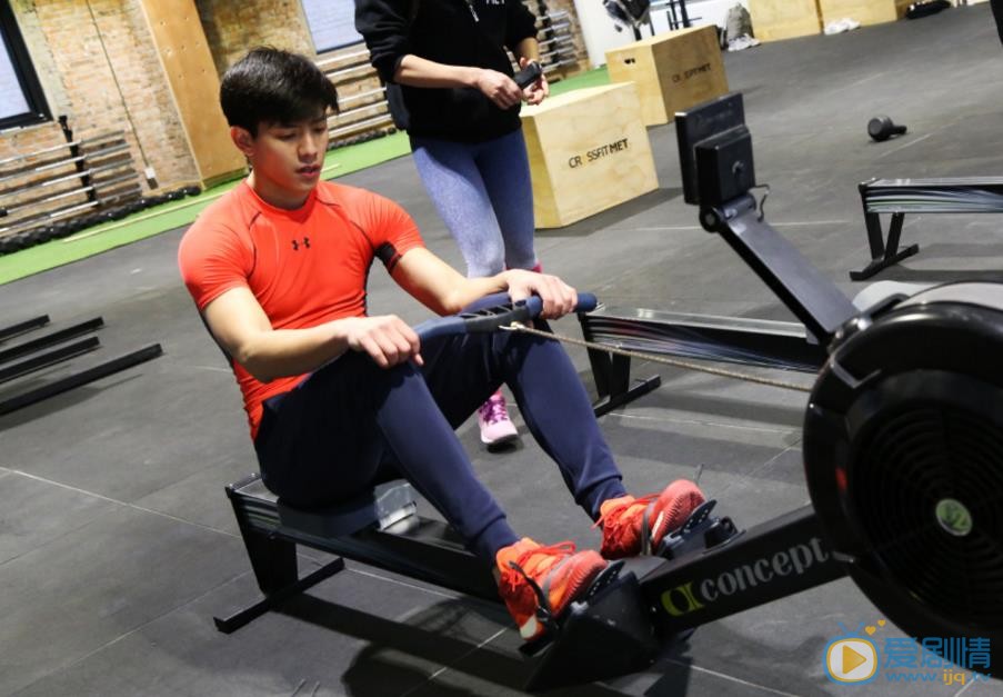 刘名凯健身运动照 刘名凯高清写真_刘名凯高清剧照