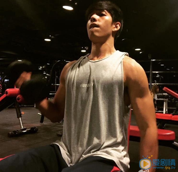 刘名凯健身运动照 刘名凯高清写真_刘名凯高清剧照
