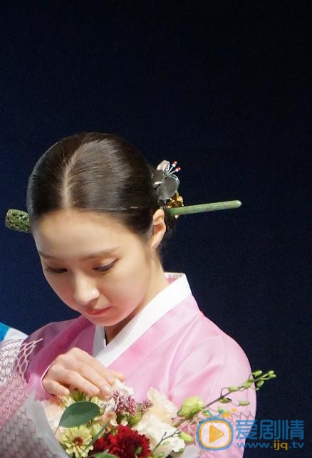 申世景韩服照 申世景高清写真_申世景高清剧照