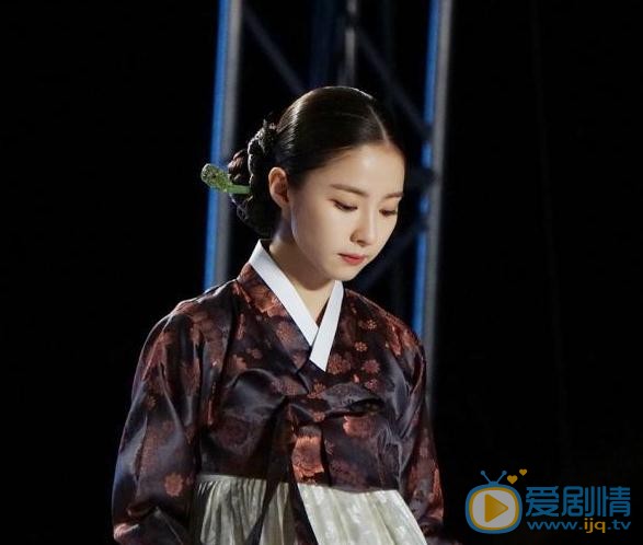 申世景韩服照 申世景高清写真_申世景高清剧照