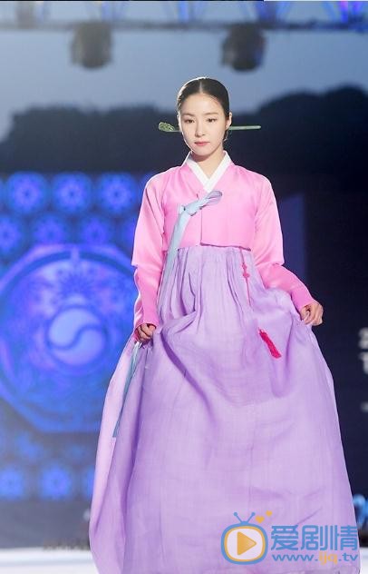 申世景韩服照 申世景高清写真_申世景高清剧照