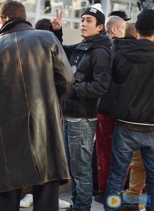 陈冠希路透街拍照 陈冠希高清写真_陈冠希高清剧照