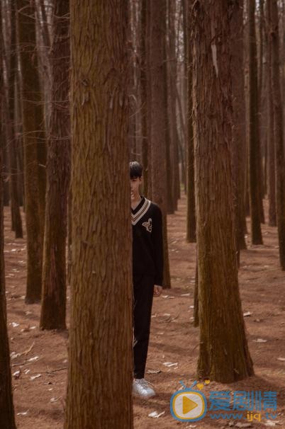 王加一制服写真 王加一高清写真_王加一高清剧照