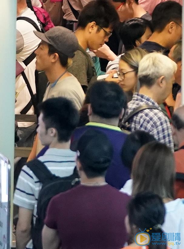 陈冠希路透街拍照 陈冠希高清写真_陈冠希高清剧照