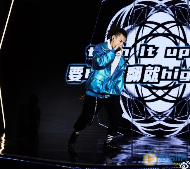 小鬼参加活动写真 小鬼高清写真_小鬼高清剧照