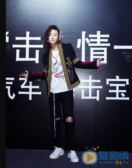 小鬼参加活动写真 小鬼高清写真_小鬼高清剧照