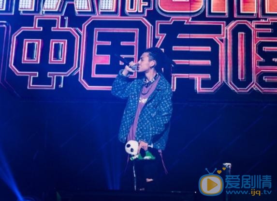 小鬼参加活动写真 小鬼高清写真_小鬼高清剧照