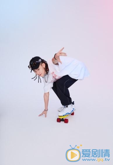 小鬼杂志写真 小鬼高清写真_小鬼高清剧照