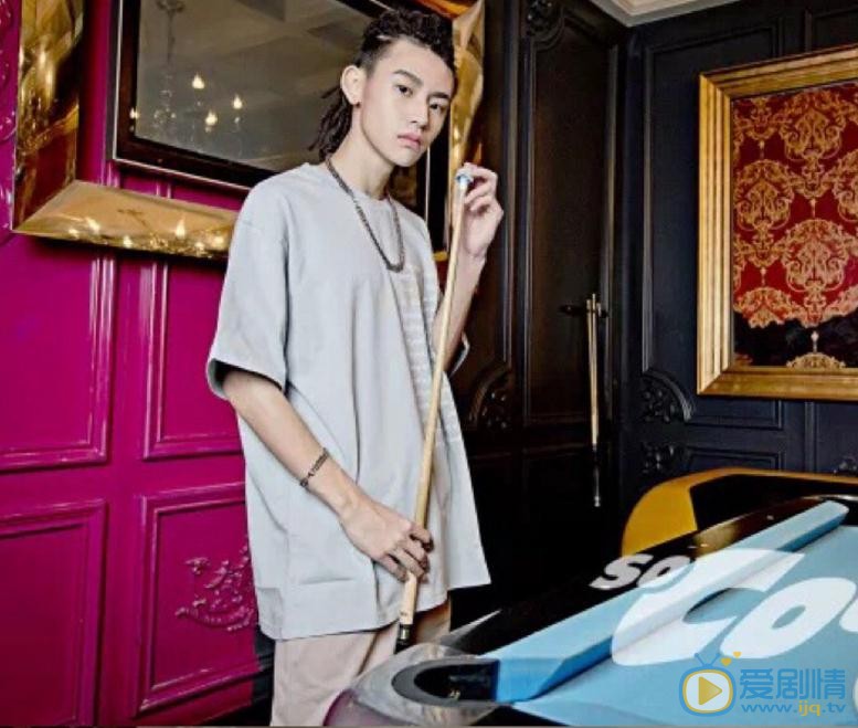 小鬼杂志写真 小鬼高清写真_小鬼高清剧照