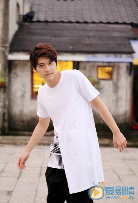 李宗霖街拍写真 李宗霖高清写真_李宗霖高清剧照