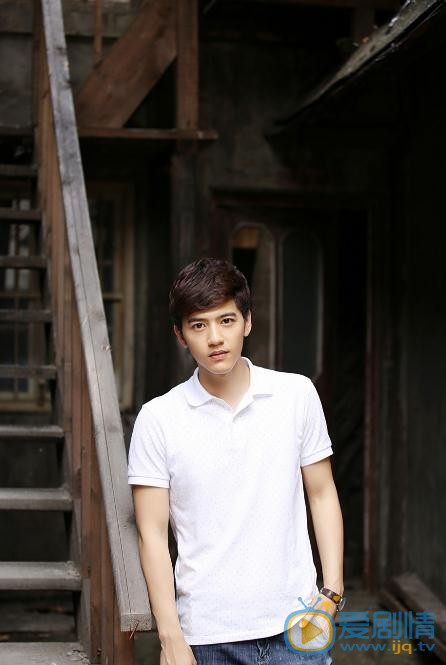 李宗霖街拍写真 李宗霖高清写真_李宗霖高清剧照