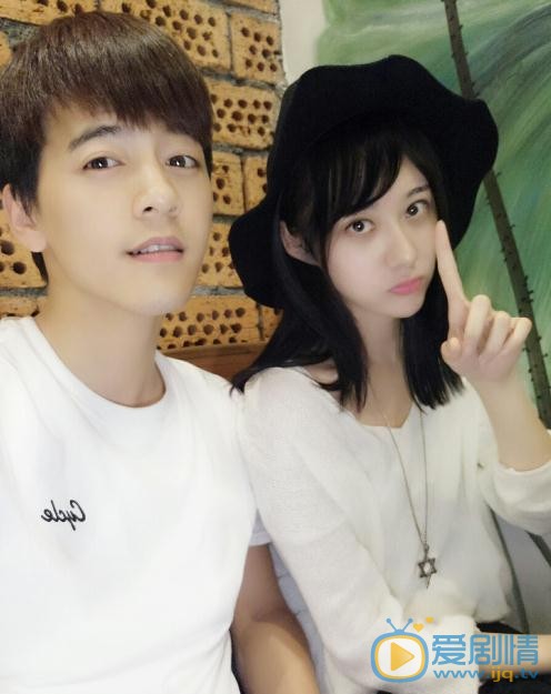 李宗霖与人合照 李宗霖高清写真_李宗霖高清剧照
