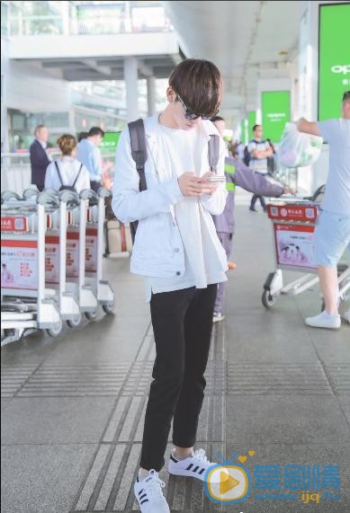 韩雍杰街拍写真 韩雍杰高清写真_韩雍杰高清剧照