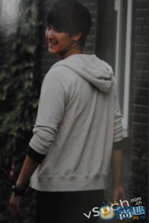 巫迪文杂志封面大图 巫迪文高清写真_巫迪文高清剧照