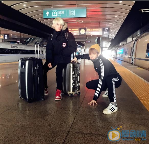 叶泓希乐队合照写真 叶泓希高清写真_叶泓希高清剧照