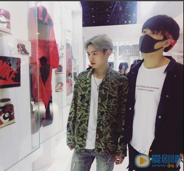 叶泓希乐队合照写真 叶泓希高清写真_叶泓希高清剧照