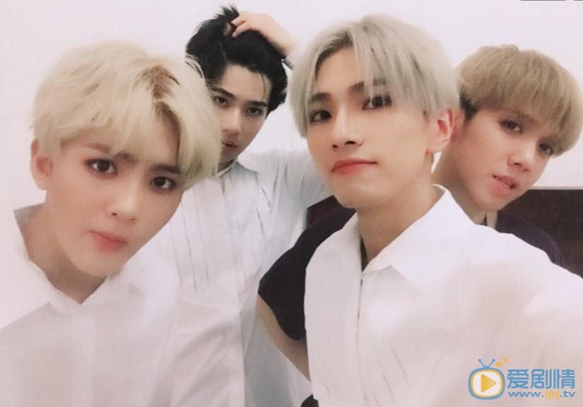 叶泓希乐队合照写真 叶泓希高清写真_叶泓希高清剧照