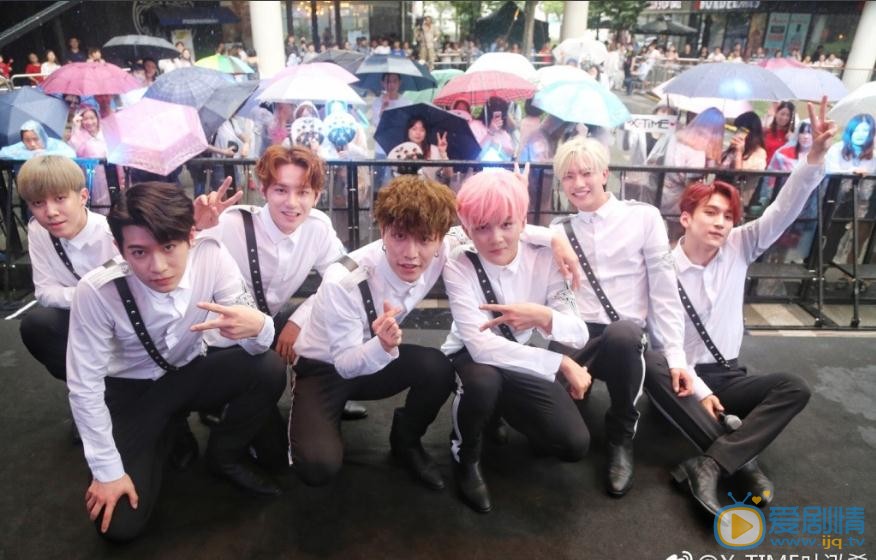 叶泓希乐队合照写真 叶泓希高清写真_叶泓希高清剧照