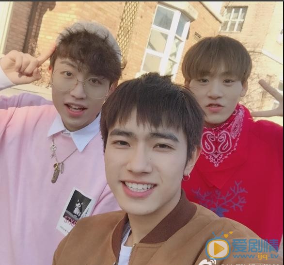 叶泓希乐队合照写真 叶泓希高清写真_叶泓希高清剧照